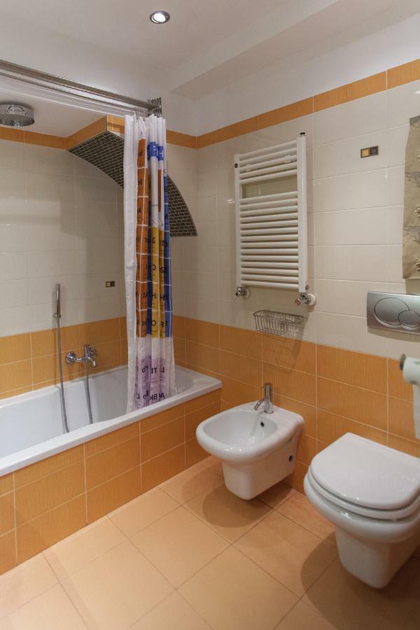 Monikapsa Apartment Turin Luaran gambar